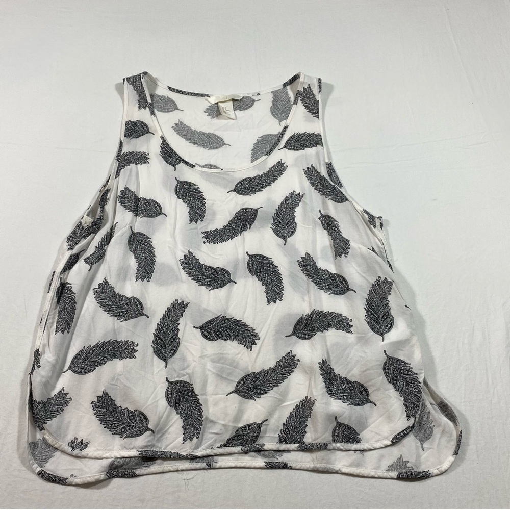 H&M Tank Top Woman’s 8  Flowy Blouse Feather Top Print U-Neck Lightweight Casual